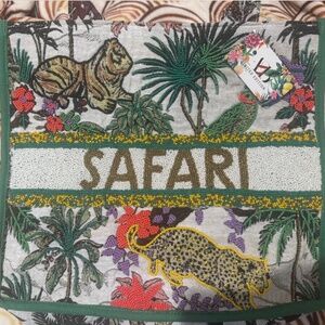BRAND NEW NEVER USED NWT BEADED JUNGLE TOTE BAG!!